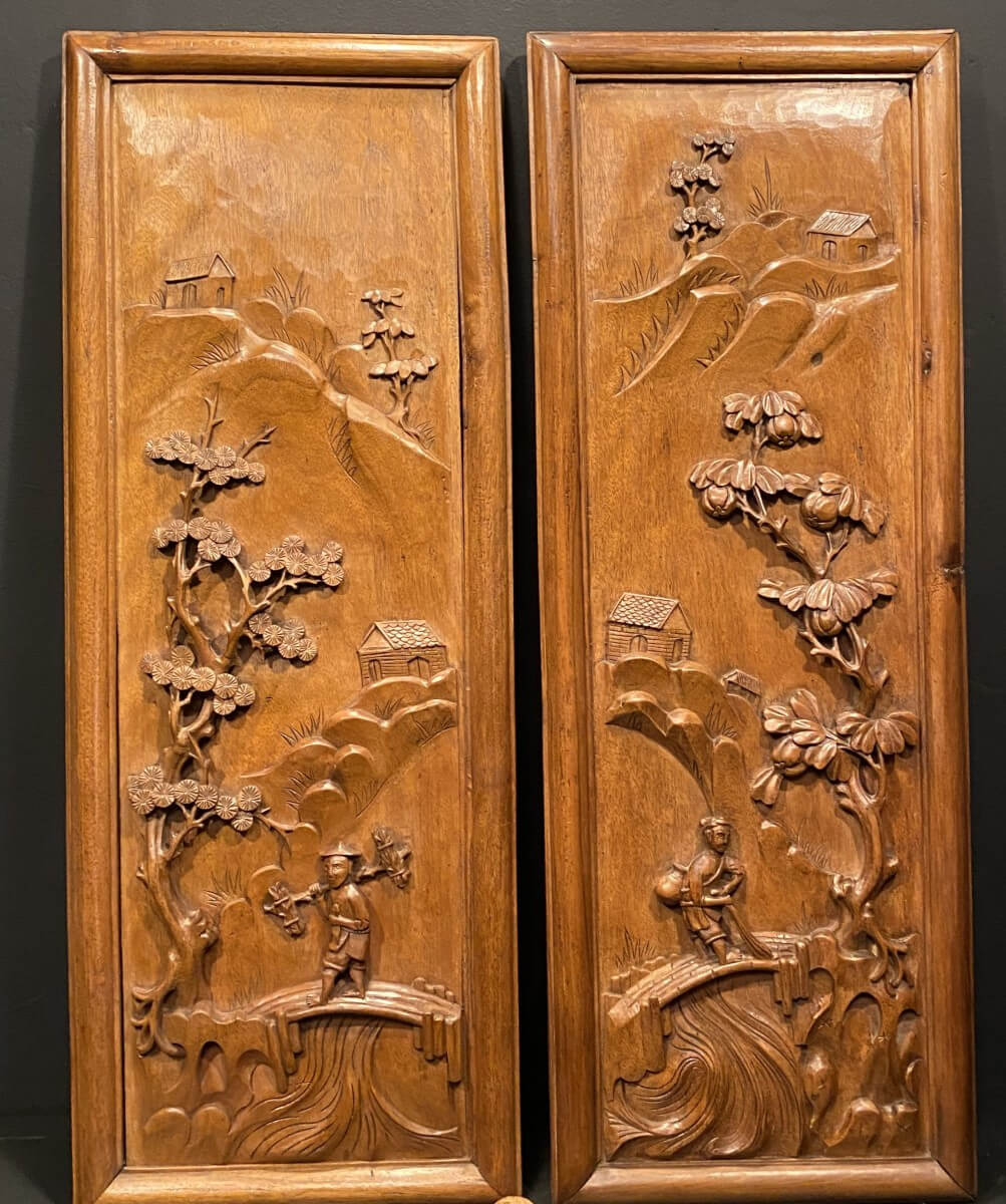 paire de panneaux en bois sculpté