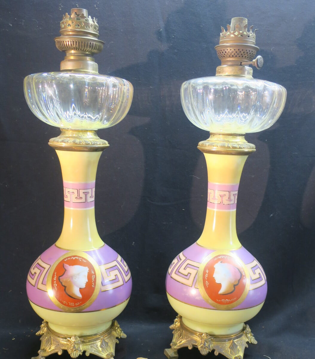 paire de lampe en opaline