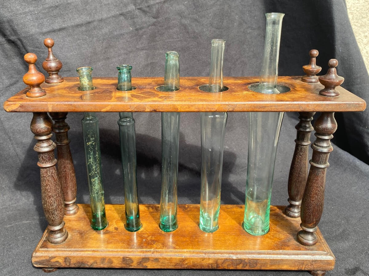 cinq éprouvettes du XVIII° siècle