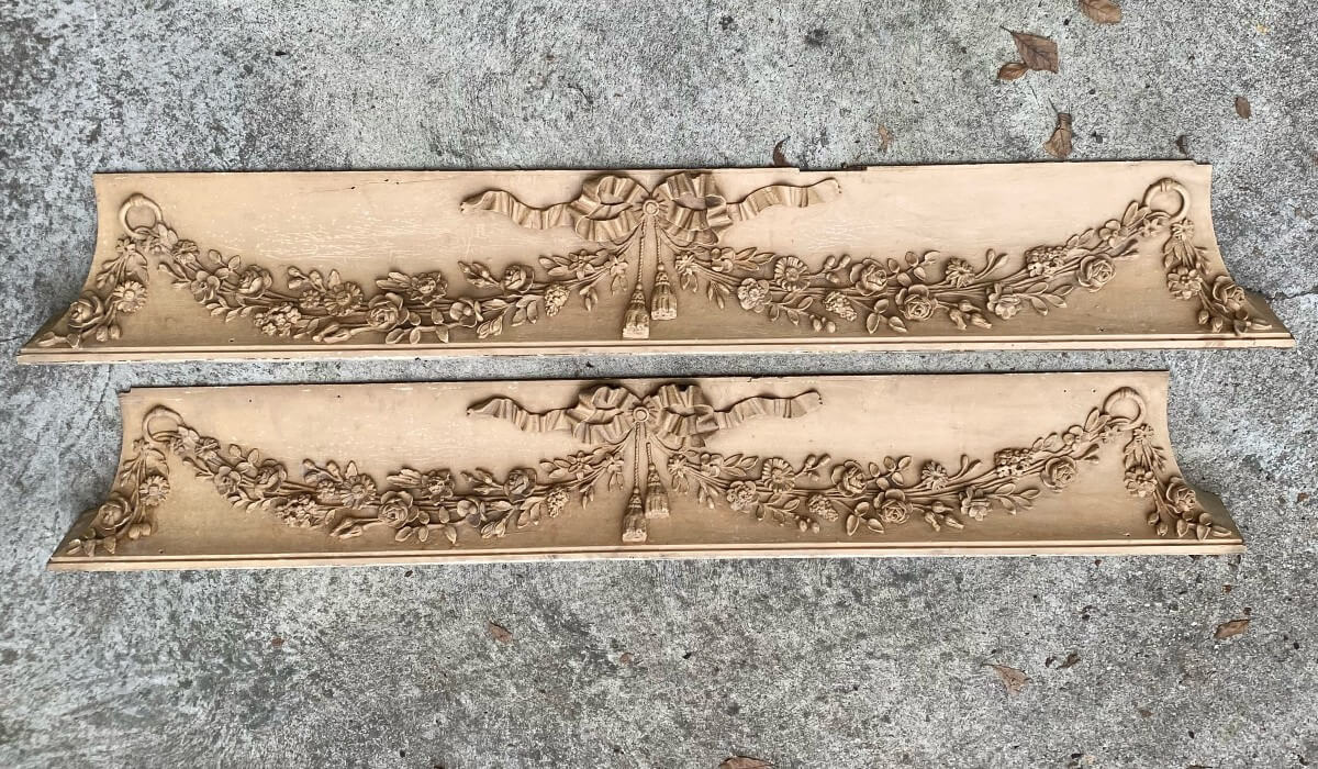 paire de dessus de porte