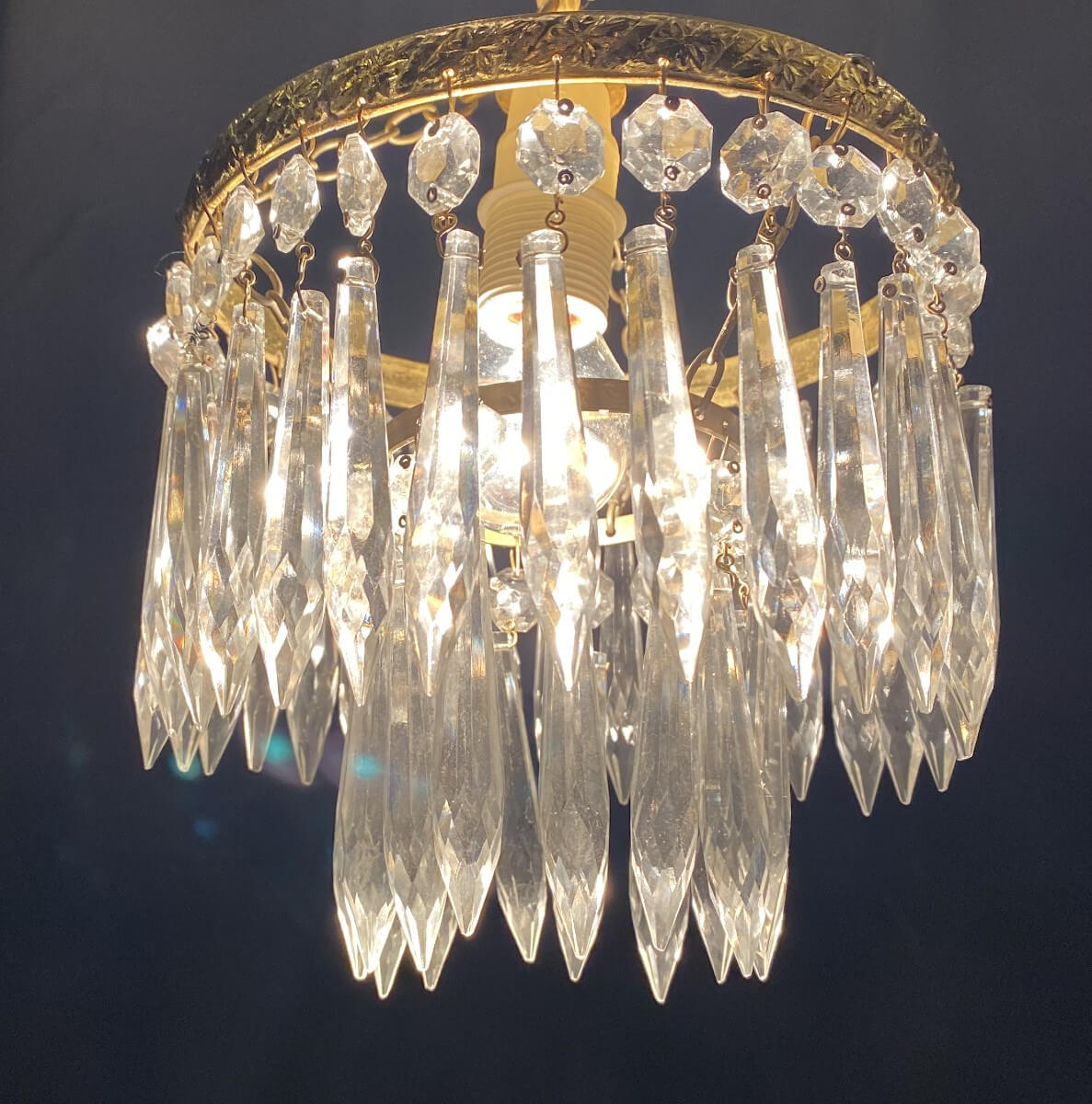 petit plafonnier à une lumière