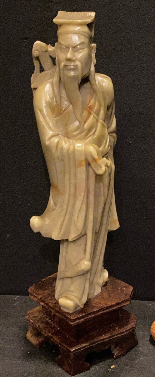 Statuette en pierre de lard.