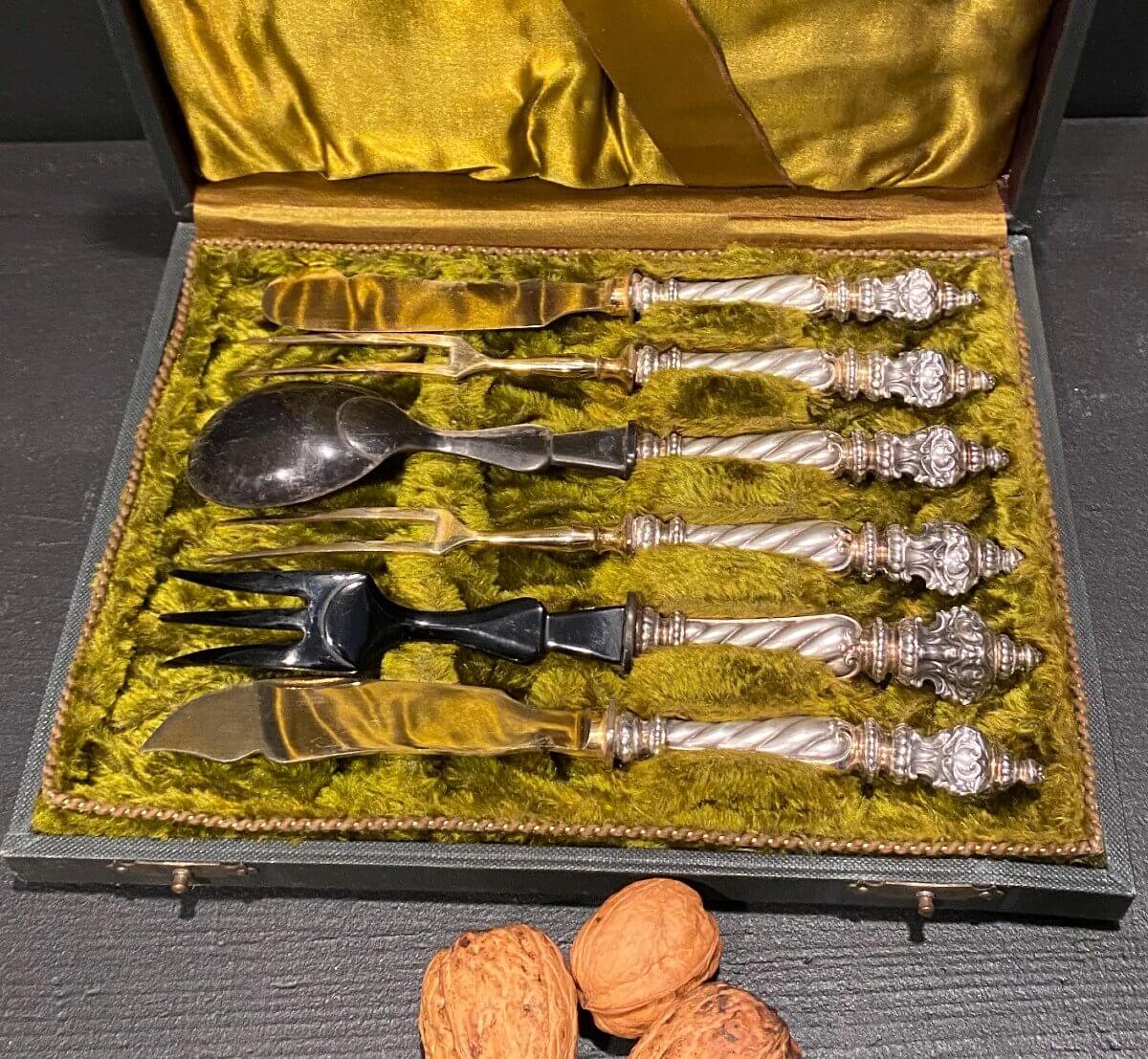 Service à Hors d'Oeuvres