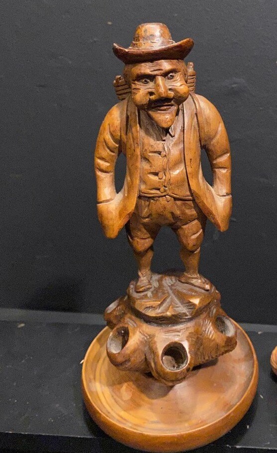 statuette en bois