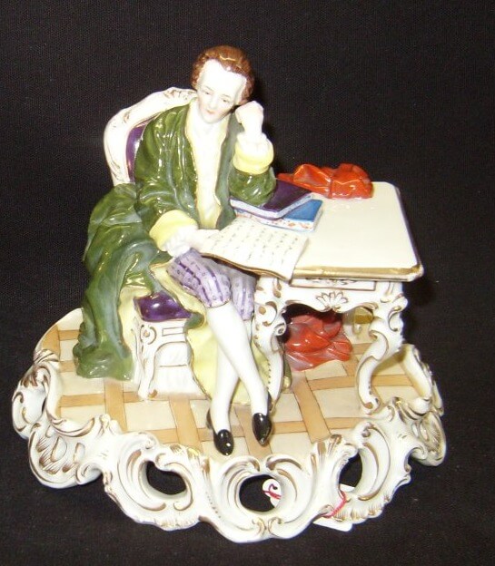 Biscuit XIX°, homme àla lettre