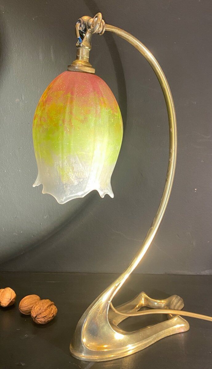 LampeArt Nouveau  Avec Une Tulipe Daum