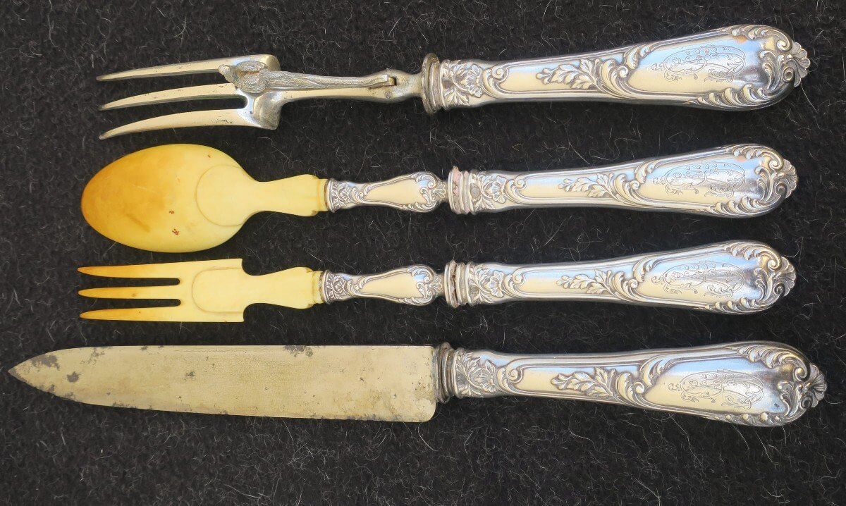 Quatre Couverts De Service En Argent Fourré