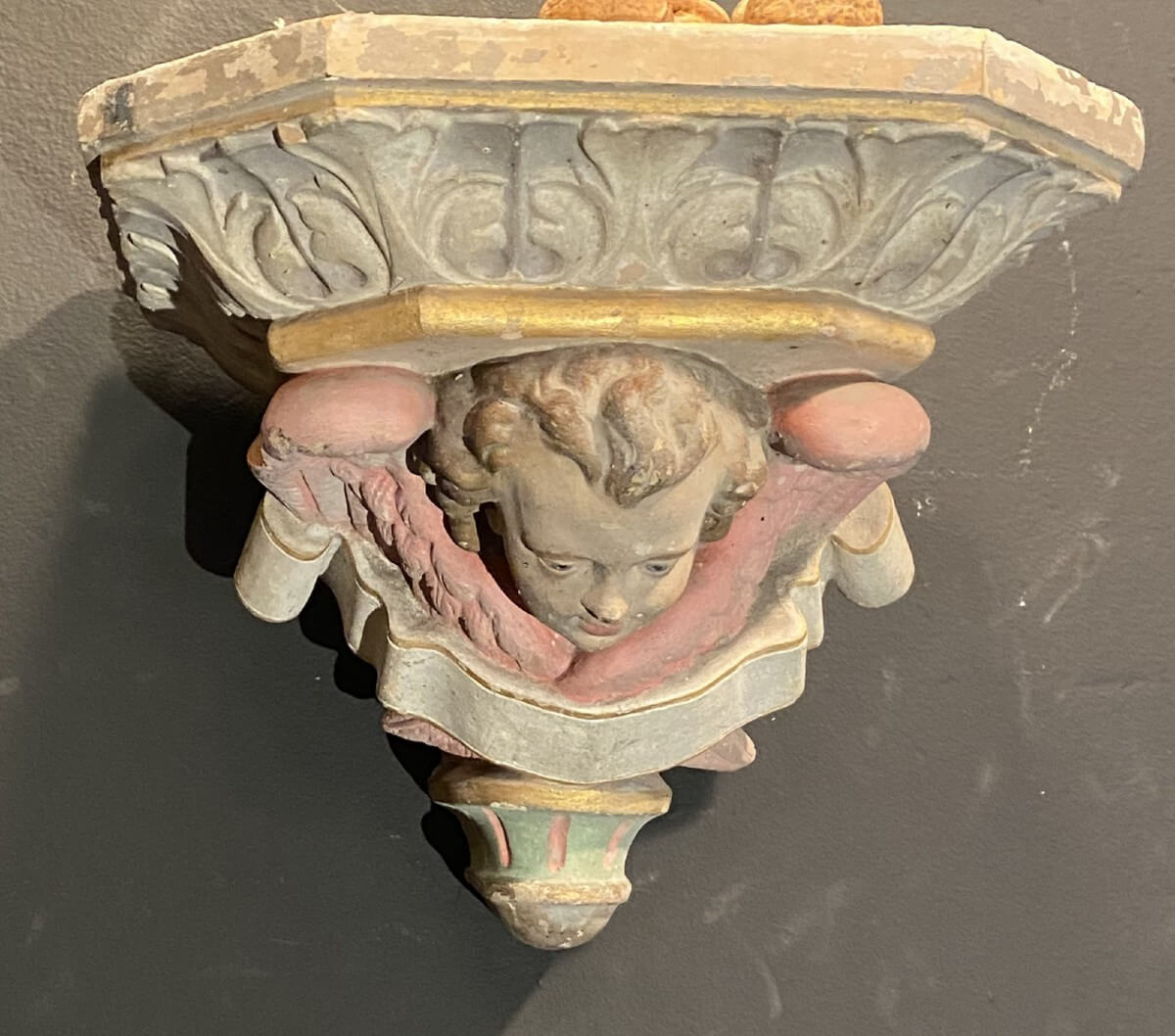 console murale en terre cuite polychrome