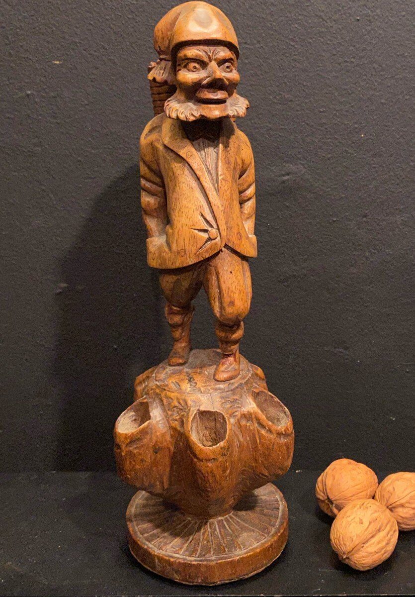 Statuette En Bois, Homme à La Hotte