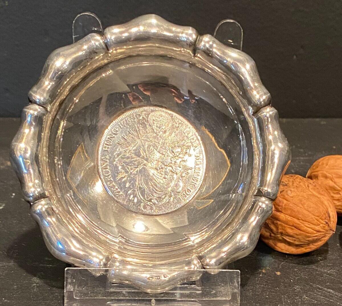 Thaler Hongrois XVIII° Monté En Coupelle.