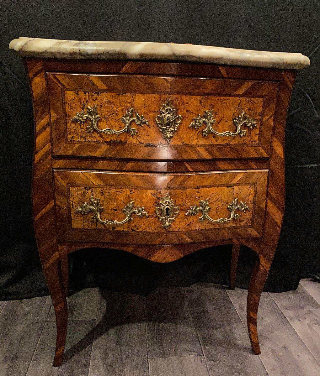 Commode Sauteuse d'époque Louis XV