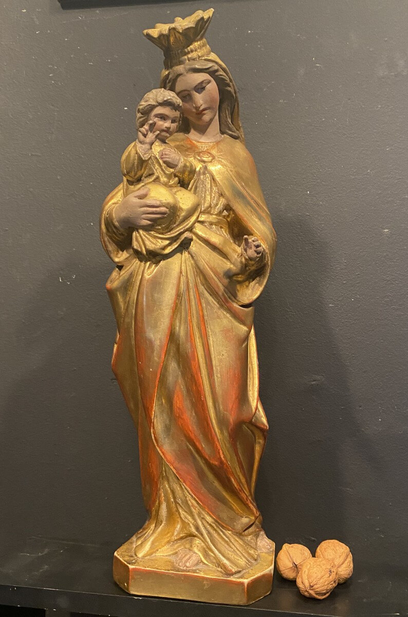 Vierge à l'enfant en bois doré et polychrome, XVIII°