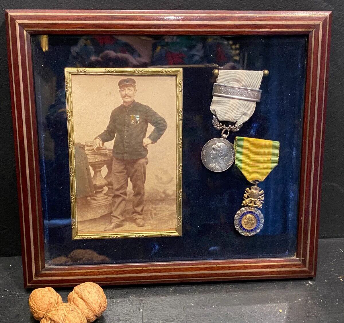 Fier De Ses Médailes