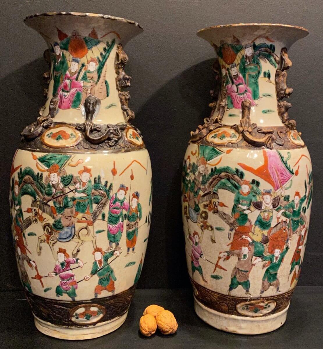 Paire De Vases En Porcelaine De Nankin