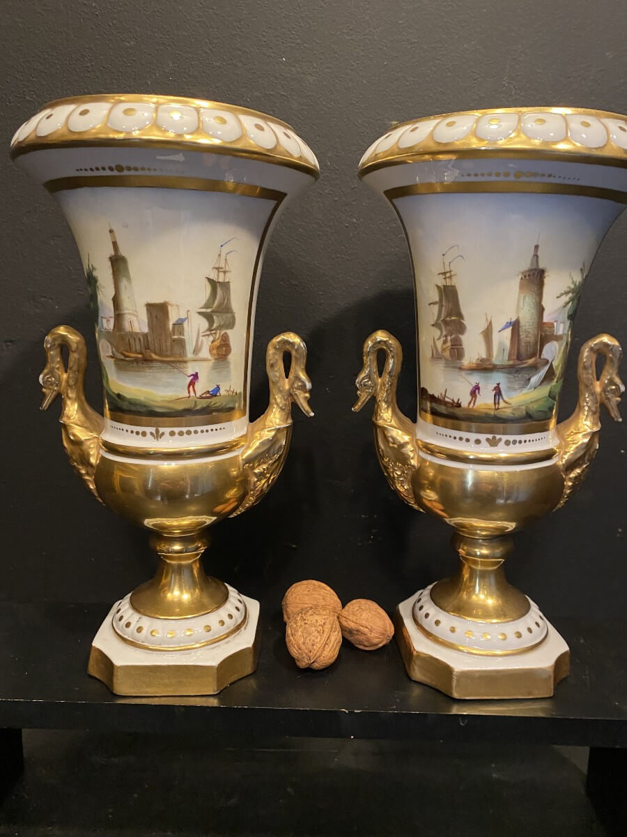 Paire De Vases De Sevrès En Porcelaine