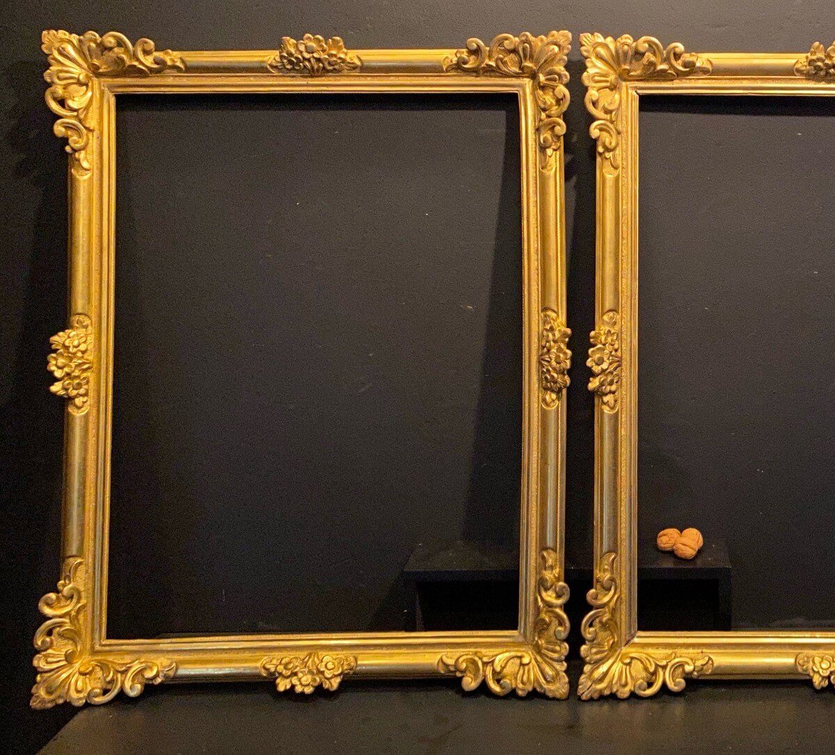 Paire De Cadres XVIII° En Bois Doré