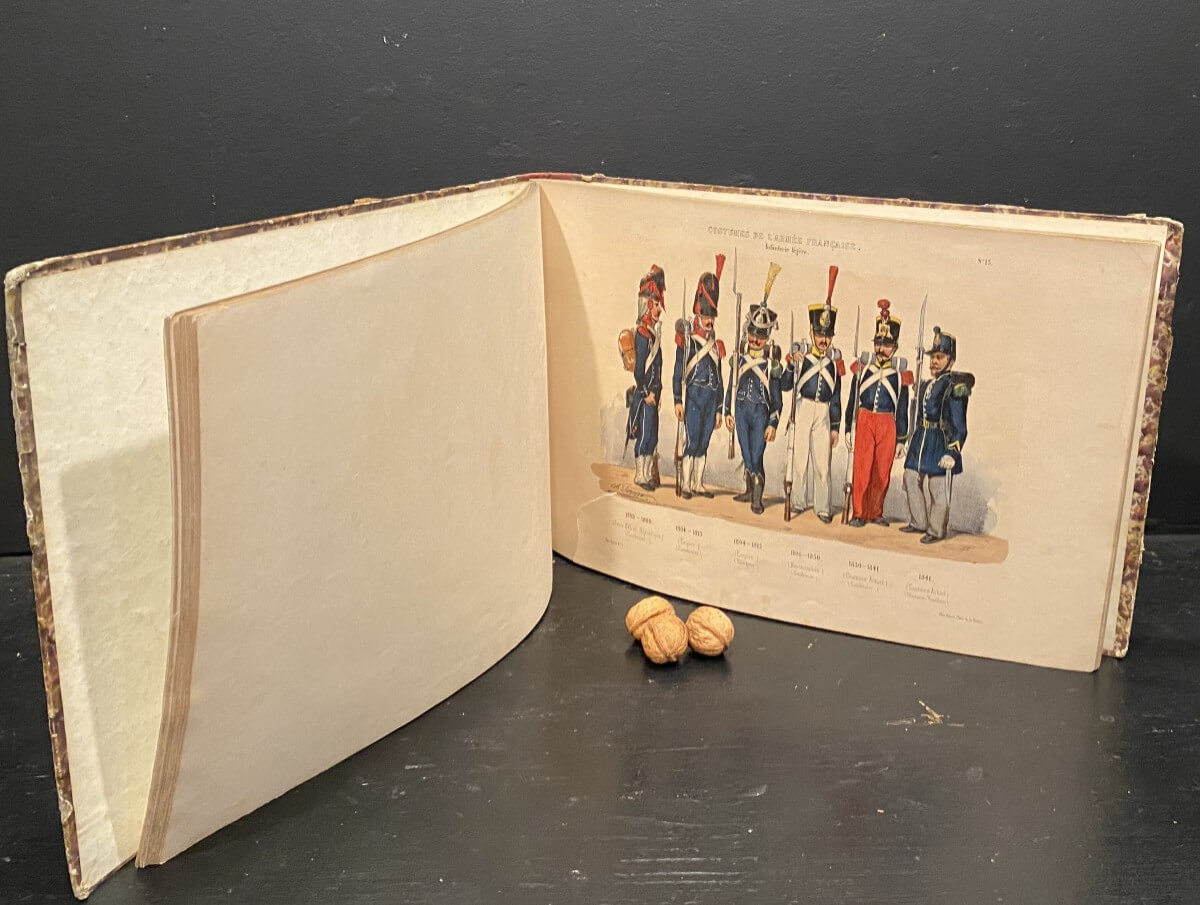 Livre, Album Des Costumes Militaires De Ch Vernier