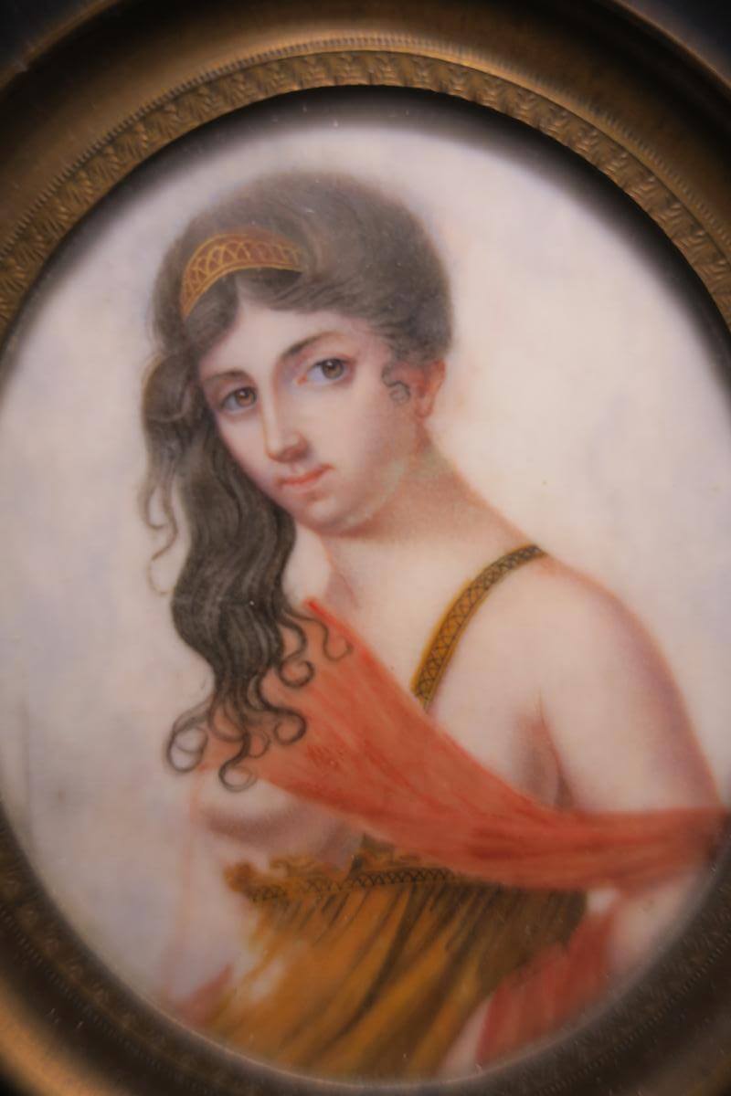 Miniature :femme à l'épaule Dénudée .