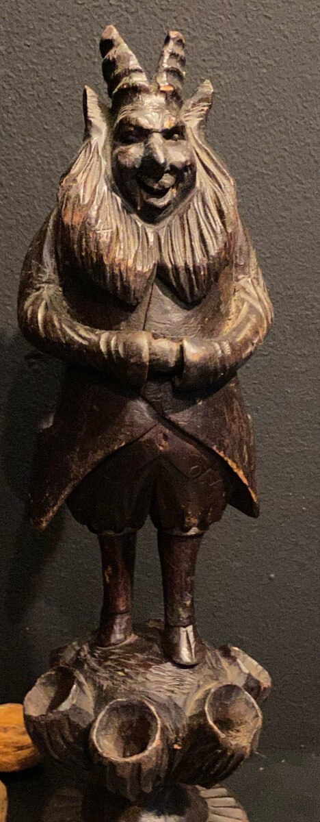 statuette en bois sculpté du XIX° siècle
