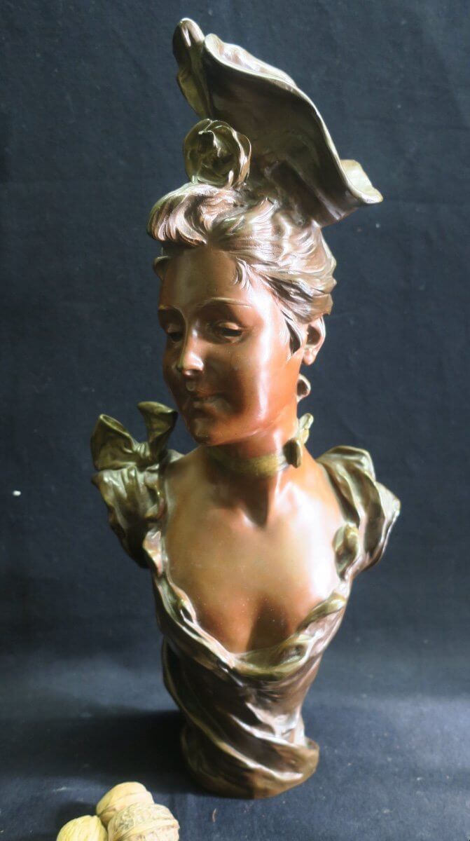 Buste De Jeune Femme Signé Bruyneel