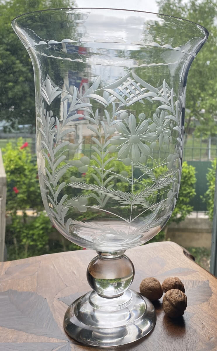 vase tulipe en cristal gravé